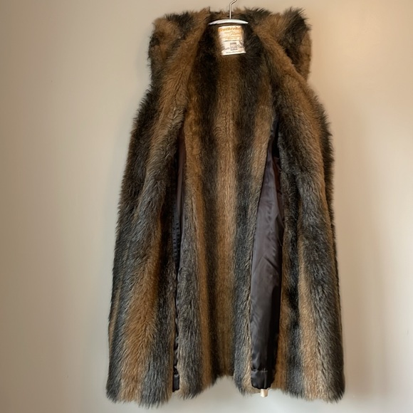 WEATHERBEE | VINTAGE GENUINE FUR-LINED LONG BEIGE TRENCH COAT - Picture 8 of 11